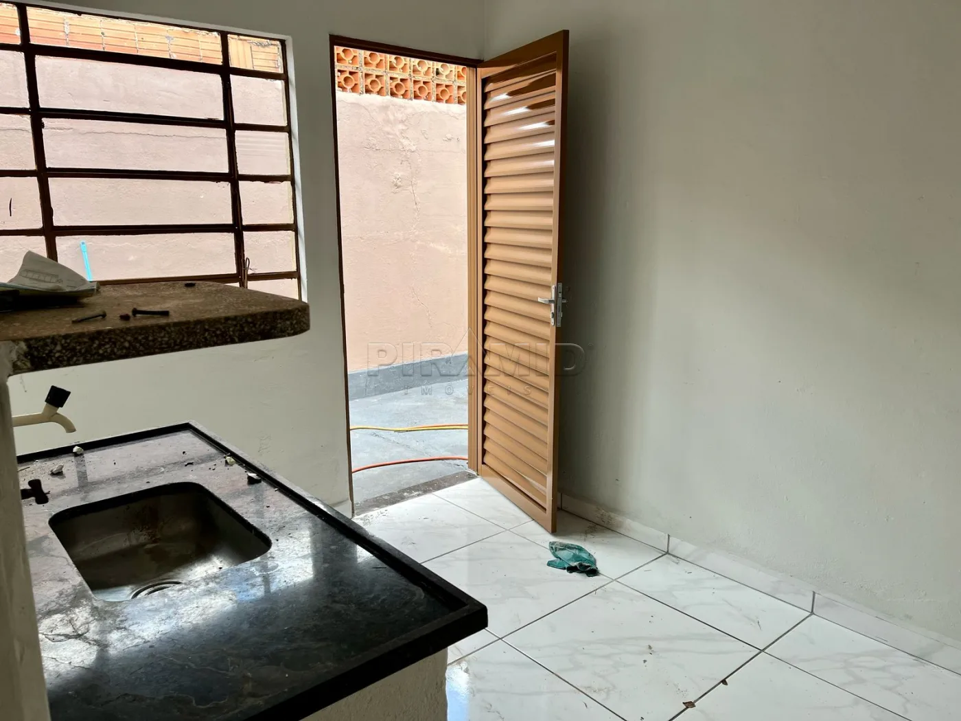 Comprar Casa / Padr&atilde;o em Ribeir&atilde;o Preto R$ 350.000,00 - Foto 8