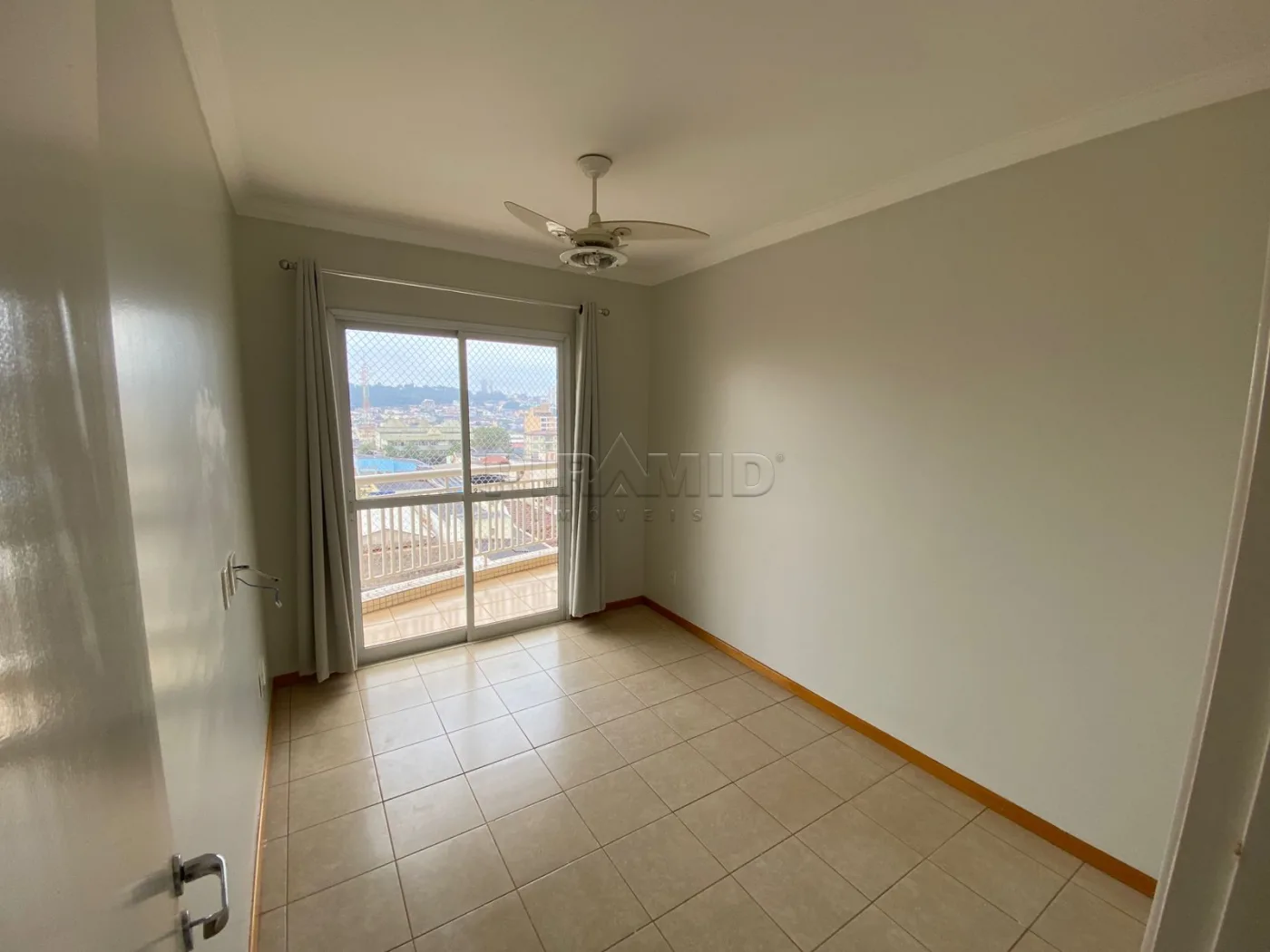Alugar Apartamento / Padr&atilde;o em Ribeir&atilde;o Preto R$ 1.800,00 - Foto 1