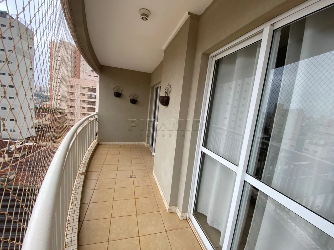Alugar Apartamento / Padr&atilde;o em Ribeir&atilde;o Preto R$ 1.800,00 - Foto 5
