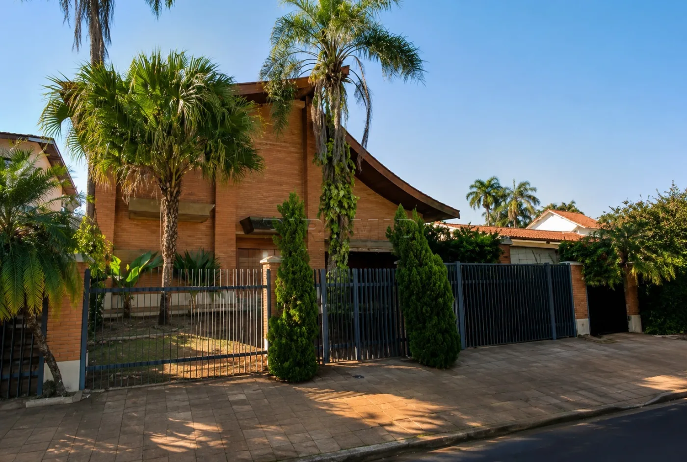 Alugar Casa / Padr&atilde;o em Ribeir&atilde;o Preto R$ 35.000,00 - Foto 1