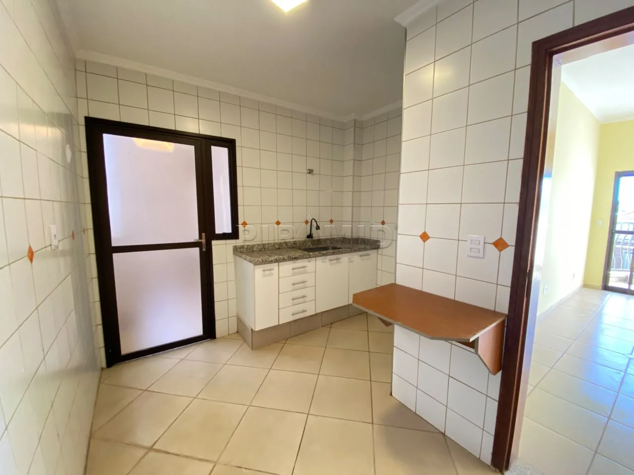 Alugar Apartamento / Padr&atilde;o em Ribeir&atilde;o Preto R$ 1.650,00 - Foto 15