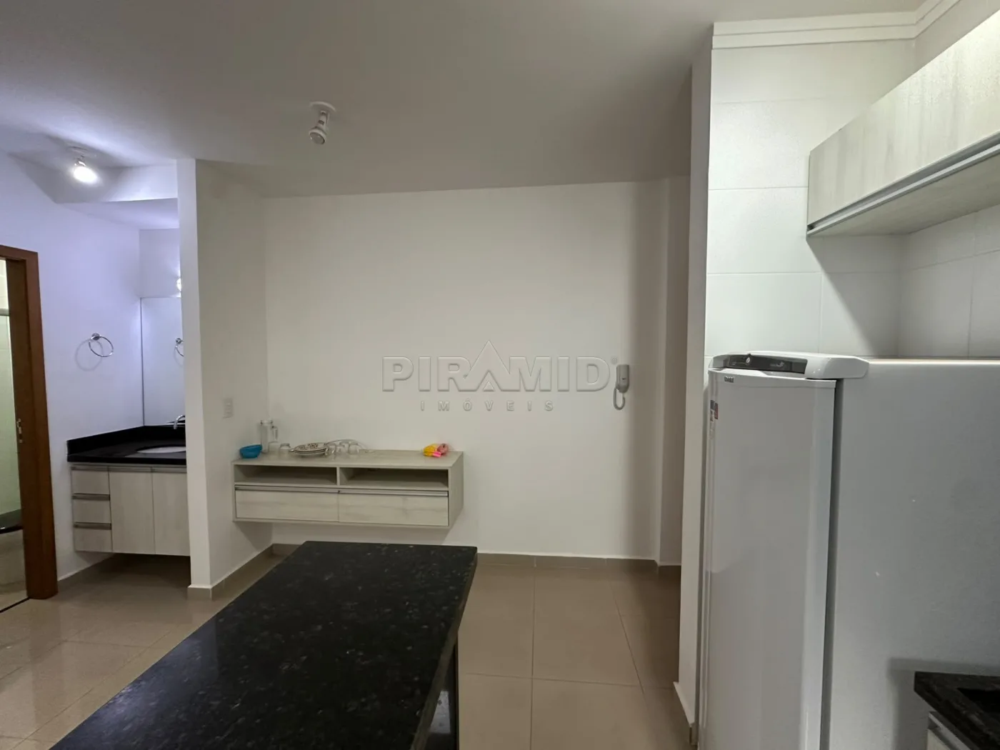 Alugar Apartamento / Padr&atilde;o em Ribeir&atilde;o Preto R$ 1.400,00 - Foto 3