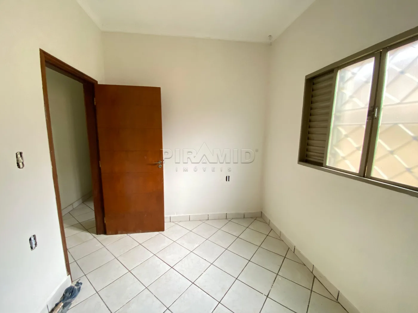Alugar Casa / Padr&atilde;o em Ribeir&atilde;o Preto R$ 1.750,00 - Foto 7