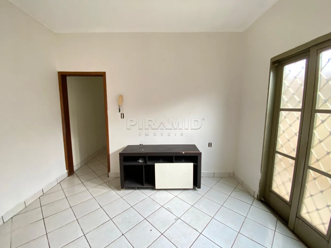 Alugar Casa / Padr&atilde;o em Ribeir&atilde;o Preto R$ 1.750,00 - Foto 9