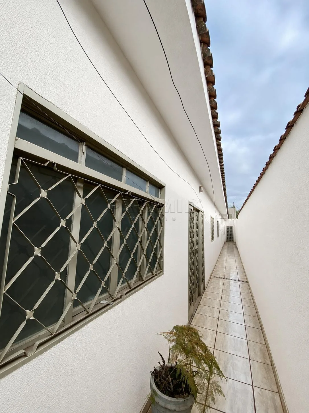 Alugar Casa / Padr&atilde;o em Ribeir&atilde;o Preto R$ 1.750,00 - Foto 13