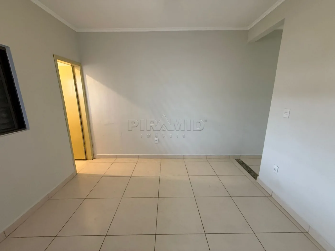 Alugar Casa / Padr&atilde;o em Ribeir&atilde;o Preto R$ 2.300,00 - Foto 1
