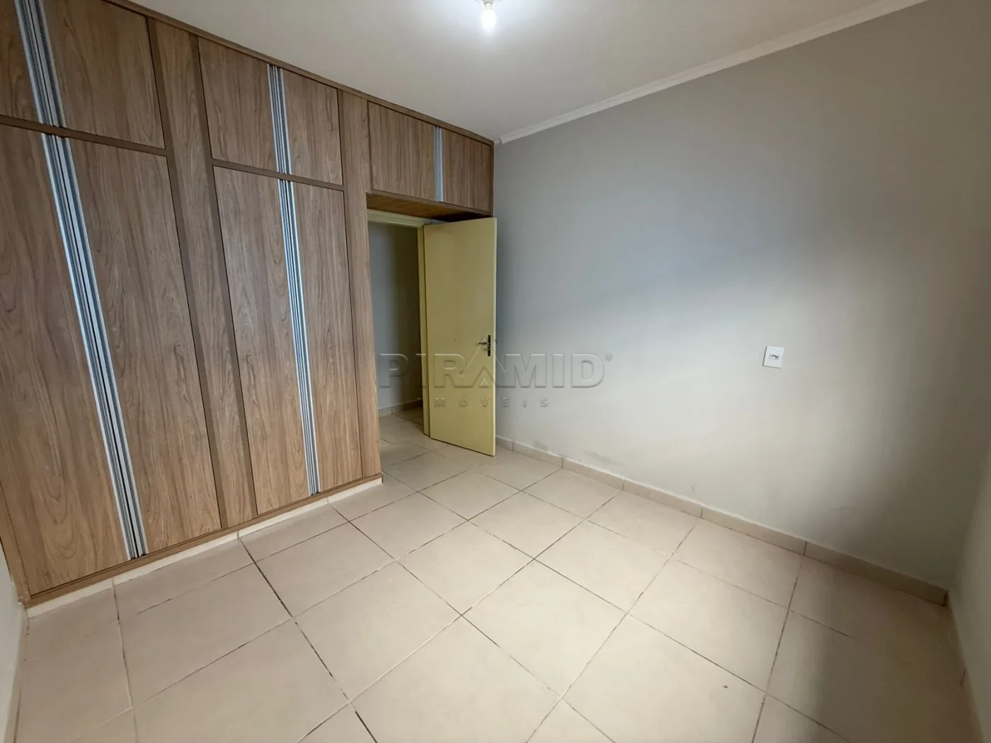Alugar Casa / Padr&atilde;o em Ribeir&atilde;o Preto R$ 2.300,00 - Foto 9