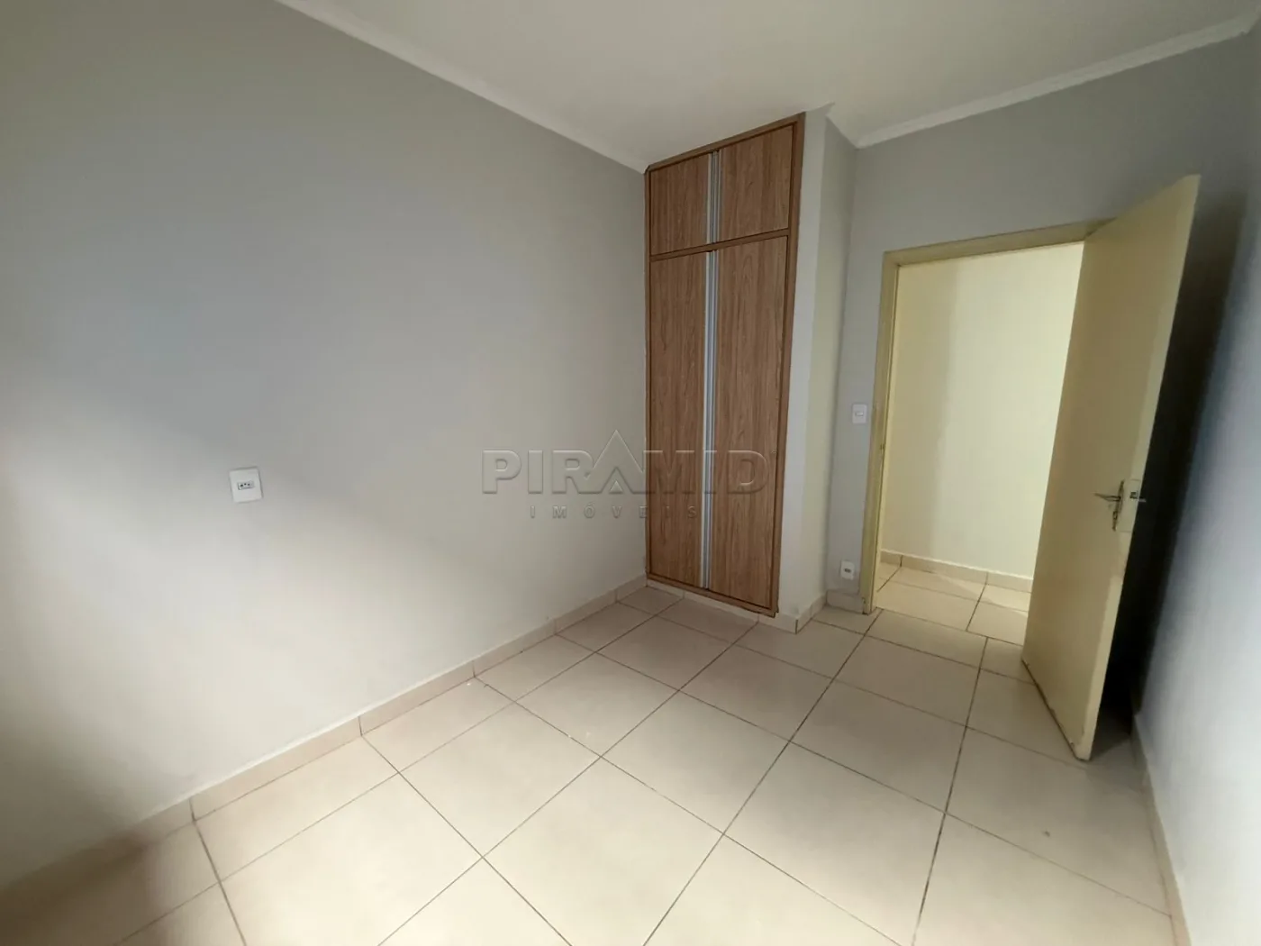 Alugar Casa / Padr&atilde;o em Ribeir&atilde;o Preto R$ 2.300,00 - Foto 11