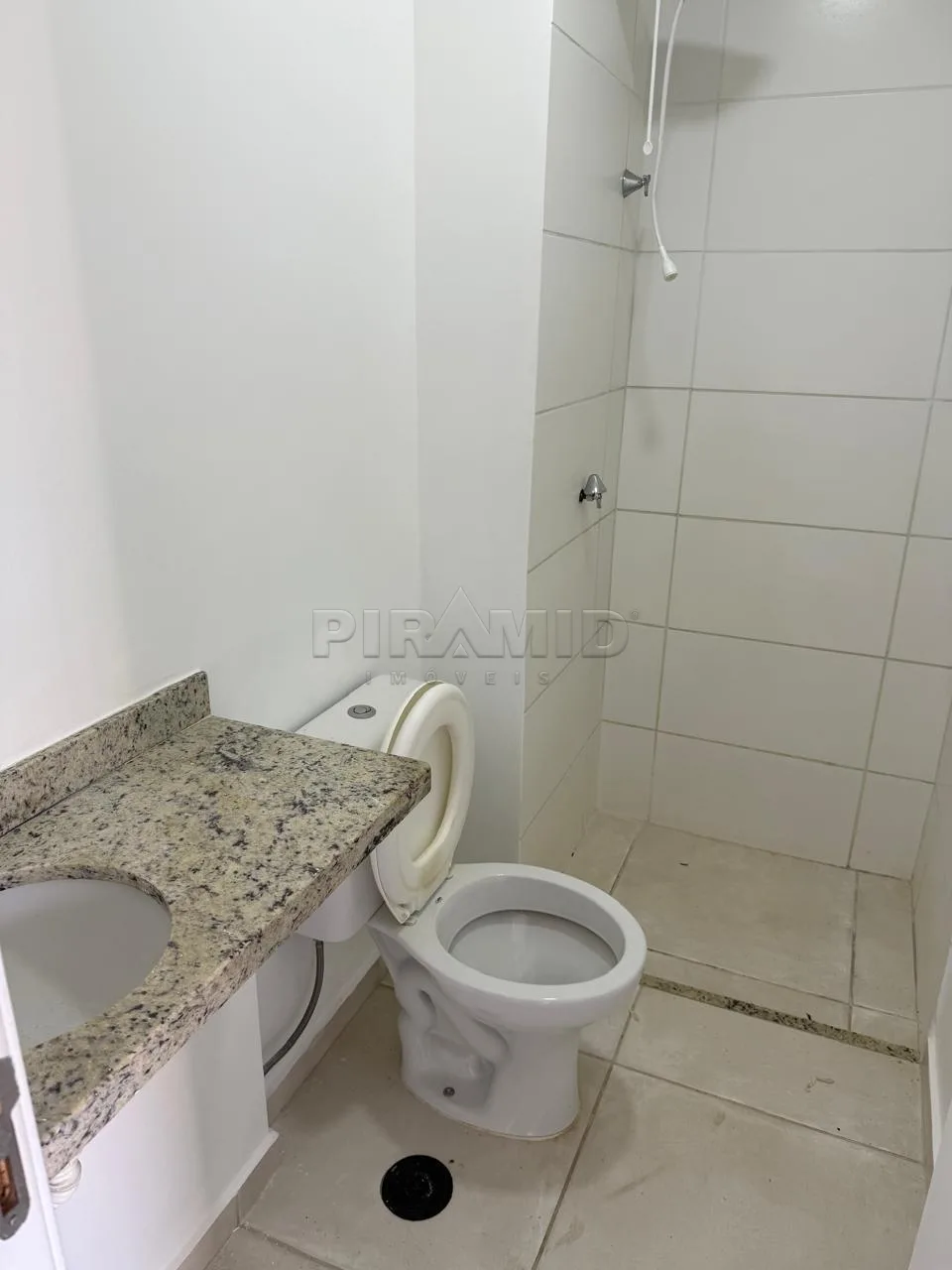 Alugar Apartamento / Padr&atilde;o em Ribeir&atilde;o Preto R$ 800,00 - Foto 5