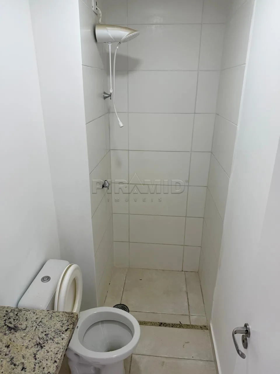 Alugar Apartamento / Padr&atilde;o em Ribeir&atilde;o Preto R$ 800,00 - Foto 6