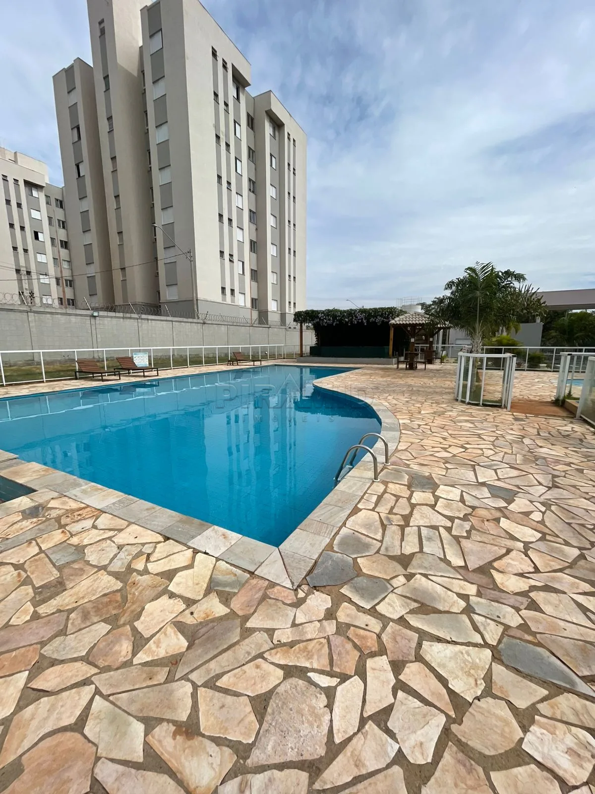 Alugar Apartamento / Padr&atilde;o em Ribeir&atilde;o Preto R$ 1.700,00 - Foto 1