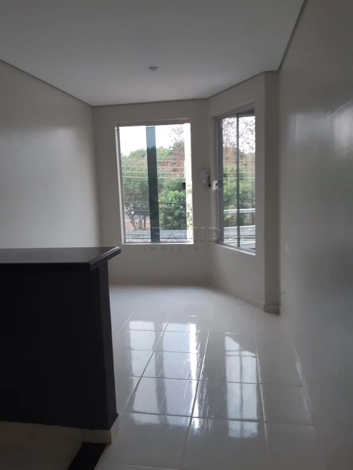 Alugar Comercial / Sal&atilde;o em Ribeir&atilde;o Preto R$ 1.700,00 - Foto 4