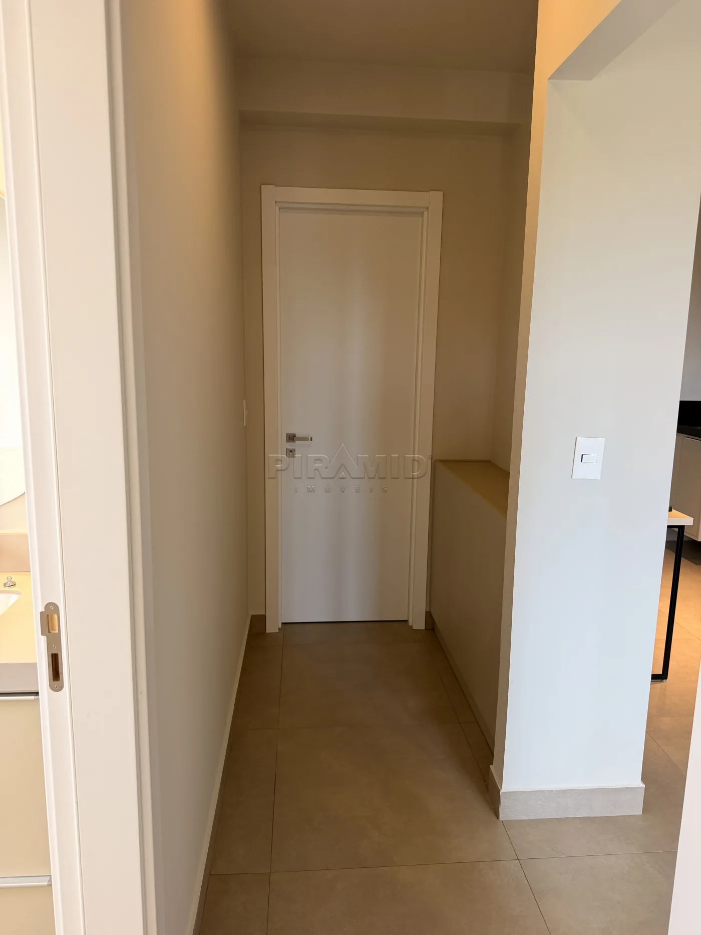 Alugar Apartamento / Padr&atilde;o em Ribeir&atilde;o Preto R$ 4.100,00 - Foto 2