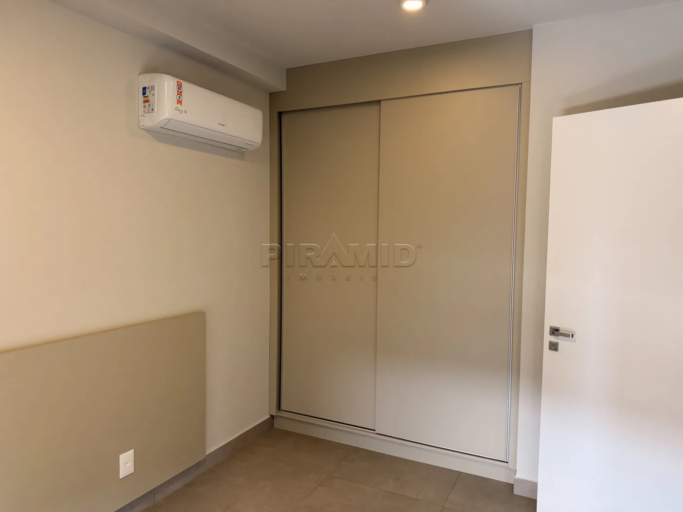 Alugar Apartamento / Padr&atilde;o em Ribeir&atilde;o Preto R$ 4.100,00 - Foto 3