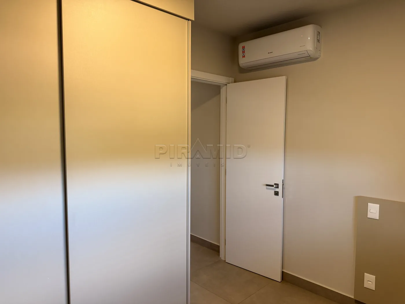 Alugar Apartamento / Padr&atilde;o em Ribeir&atilde;o Preto R$ 4.100,00 - Foto 4