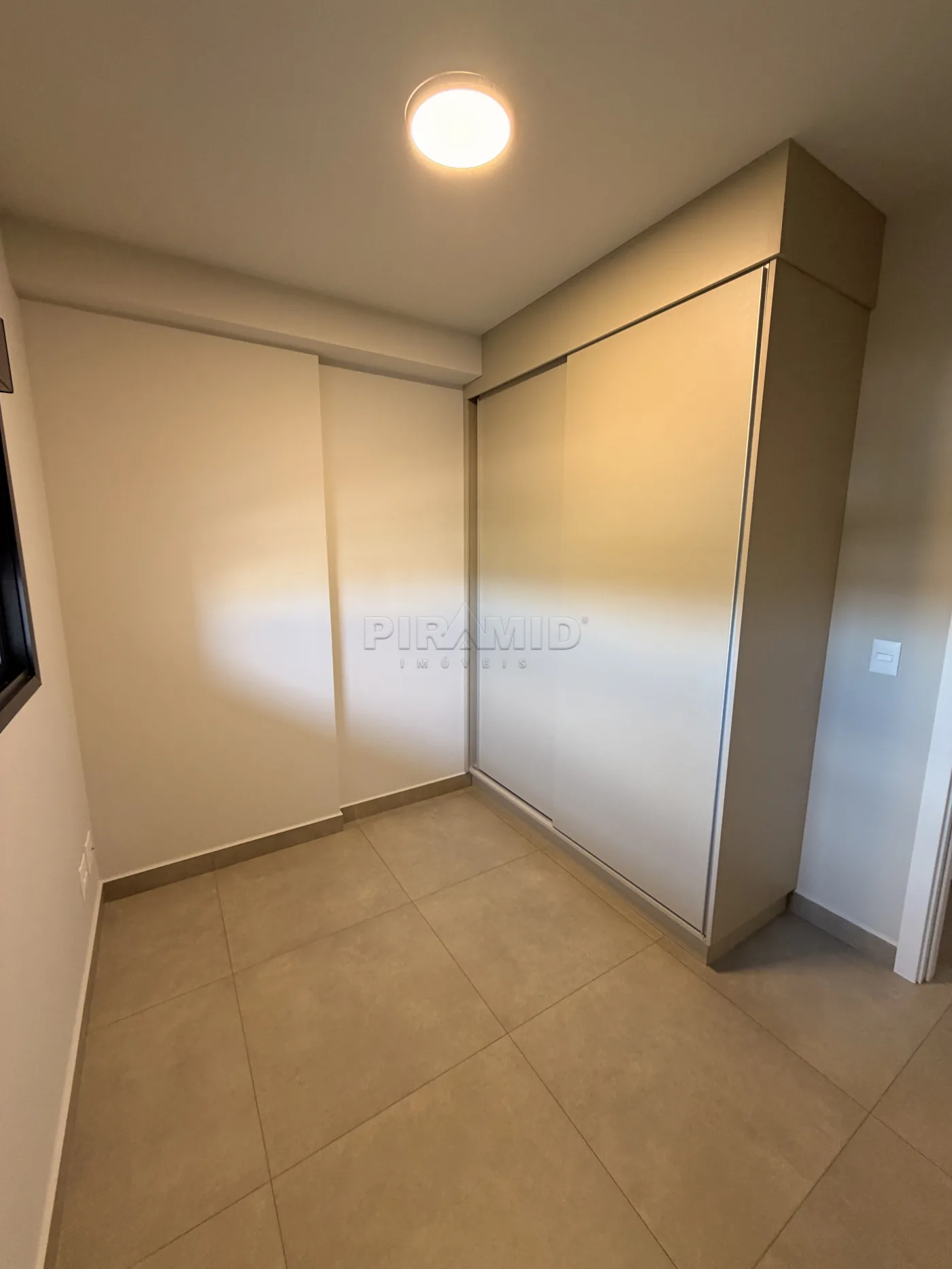 Alugar Apartamento / Padr&atilde;o em Ribeir&atilde;o Preto R$ 4.100,00 - Foto 5