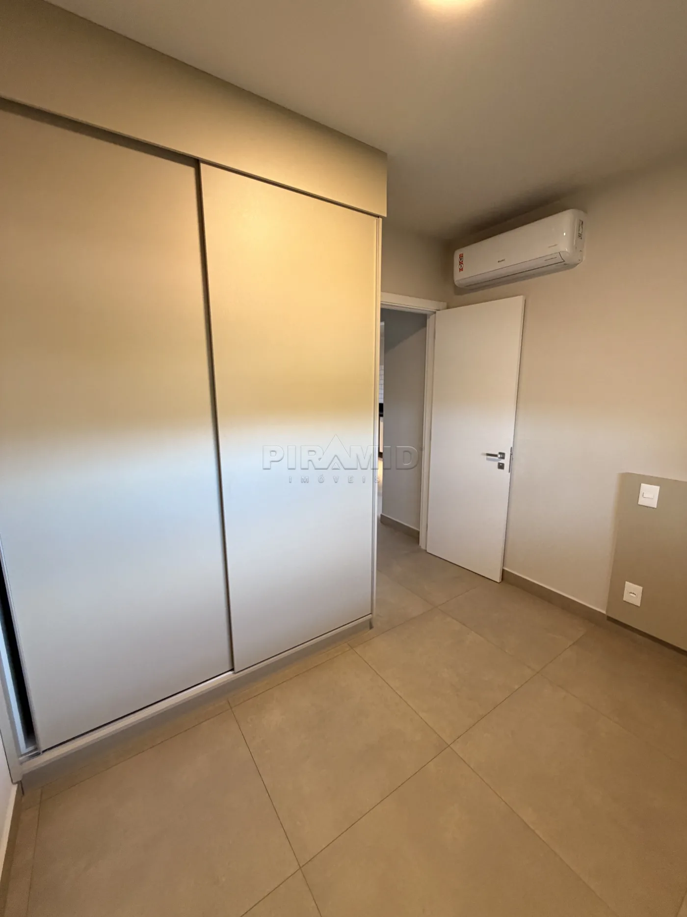 Alugar Apartamento / Padr&atilde;o em Ribeir&atilde;o Preto R$ 4.100,00 - Foto 6