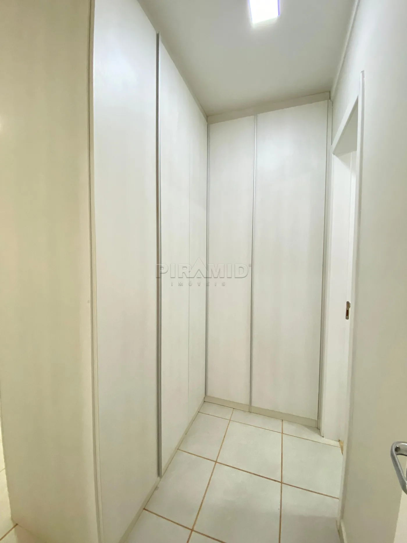 Alugar Apartamento / Padr&atilde;o em Ribeir&atilde;o Preto R$ 2.500,00 - Foto 12