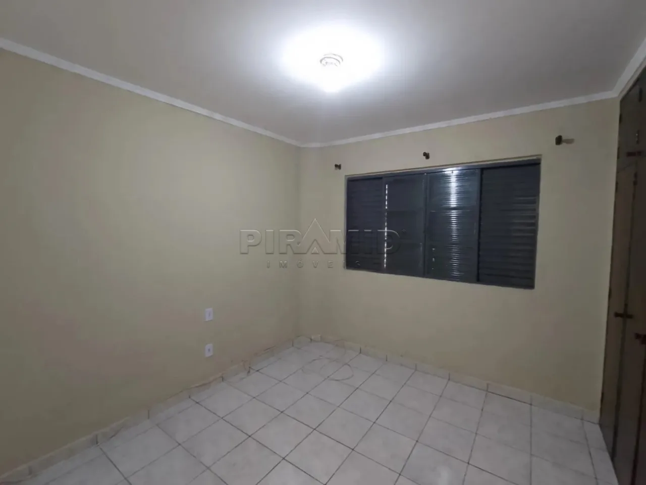 Alugar Apartamento / Padr&atilde;o em Ribeir&atilde;o Preto R$ 2.200,00 - Foto 3