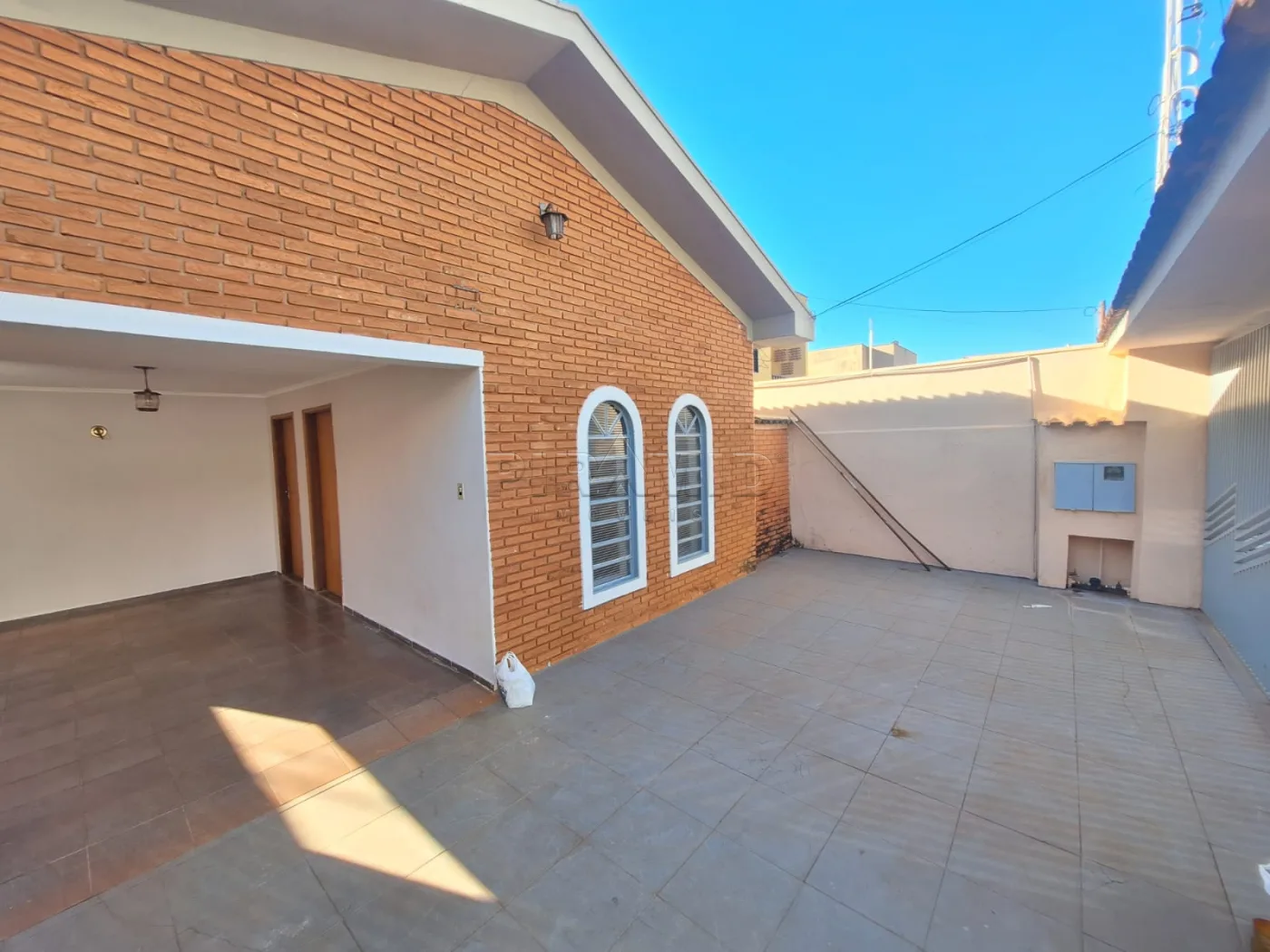 Alugar Casa / Padr&atilde;o em Ribeir&atilde;o Preto R$ 3.700,00 - Foto 1