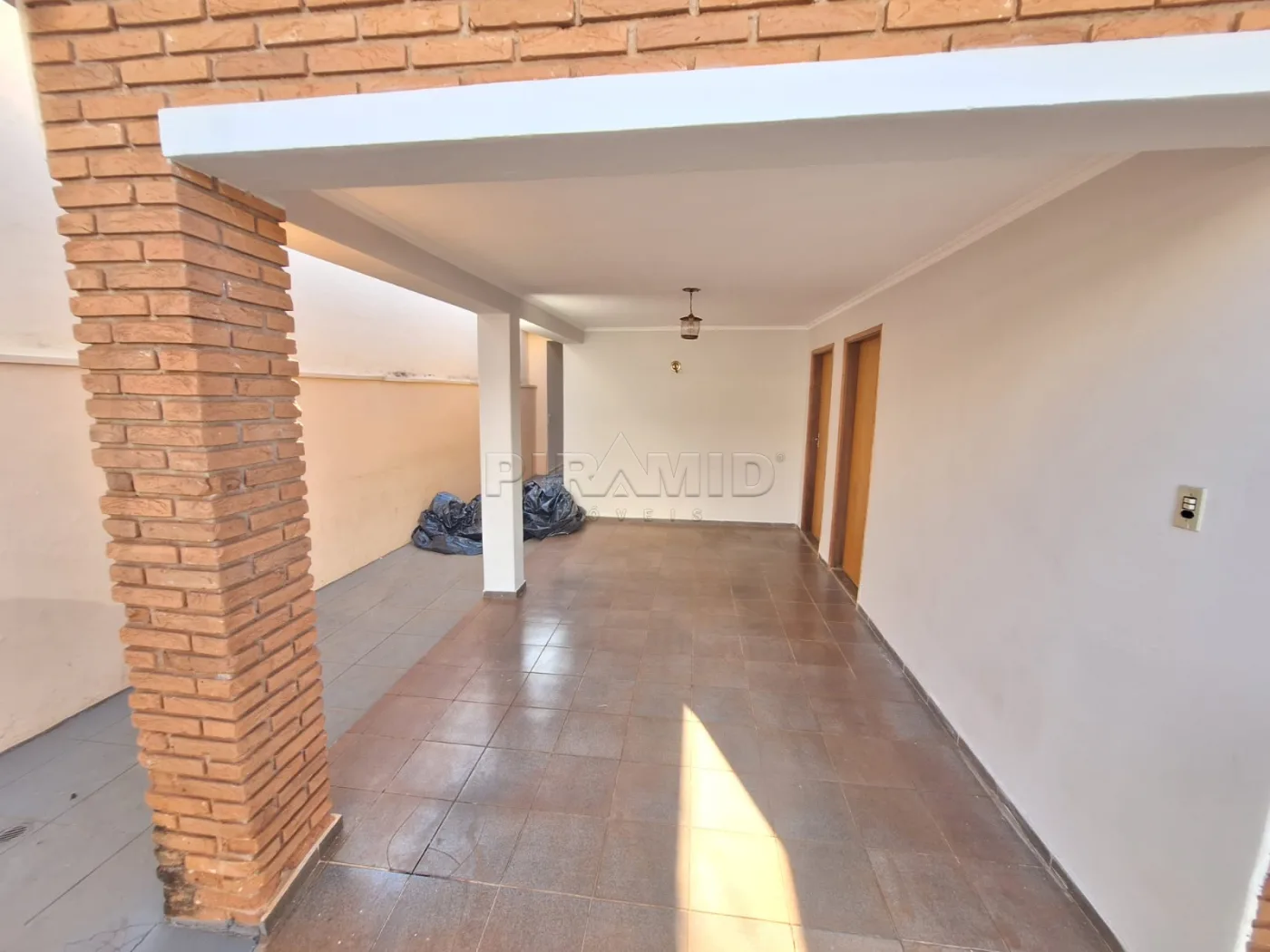 Alugar Casa / Padr&atilde;o em Ribeir&atilde;o Preto R$ 3.700,00 - Foto 2