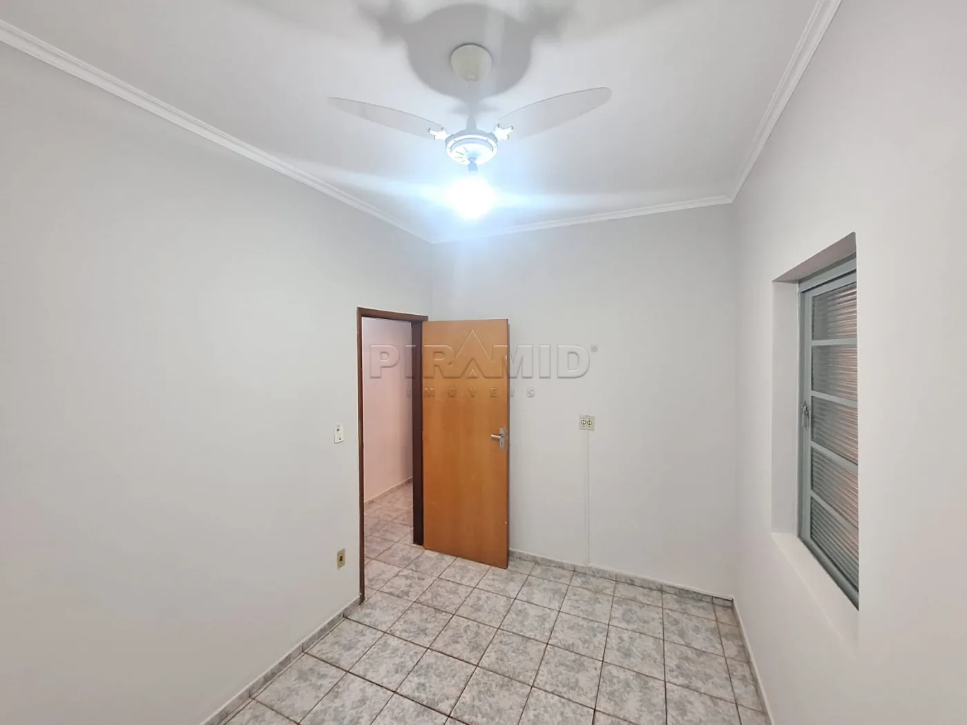 Alugar Casa / Padr&atilde;o em Ribeir&atilde;o Preto R$ 3.700,00 - Foto 9