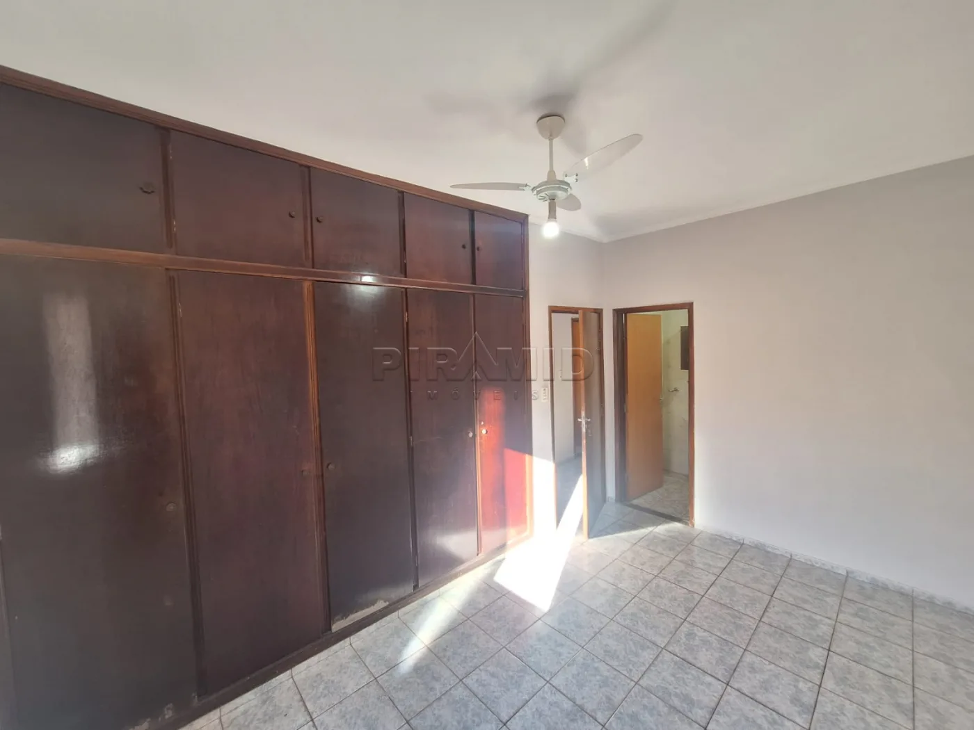 Alugar Casa / Padr&atilde;o em Ribeir&atilde;o Preto R$ 3.700,00 - Foto 14