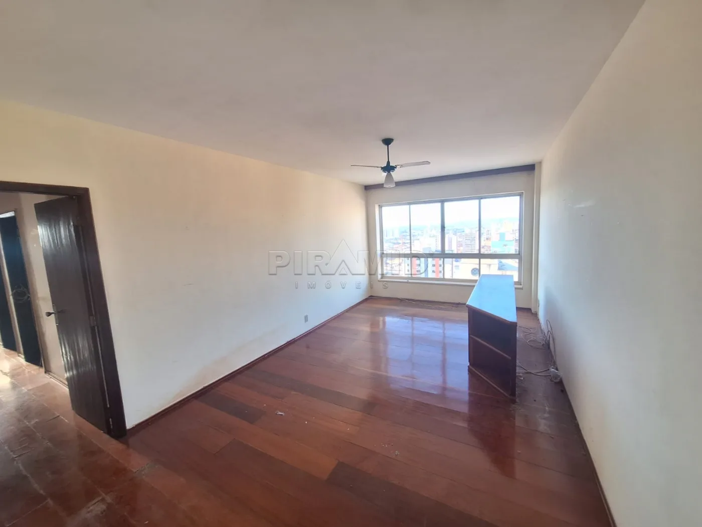Comprar Apartamento / Padr&atilde;o em Ribeir&atilde;o Preto R$ 300.000,00 - Foto 1