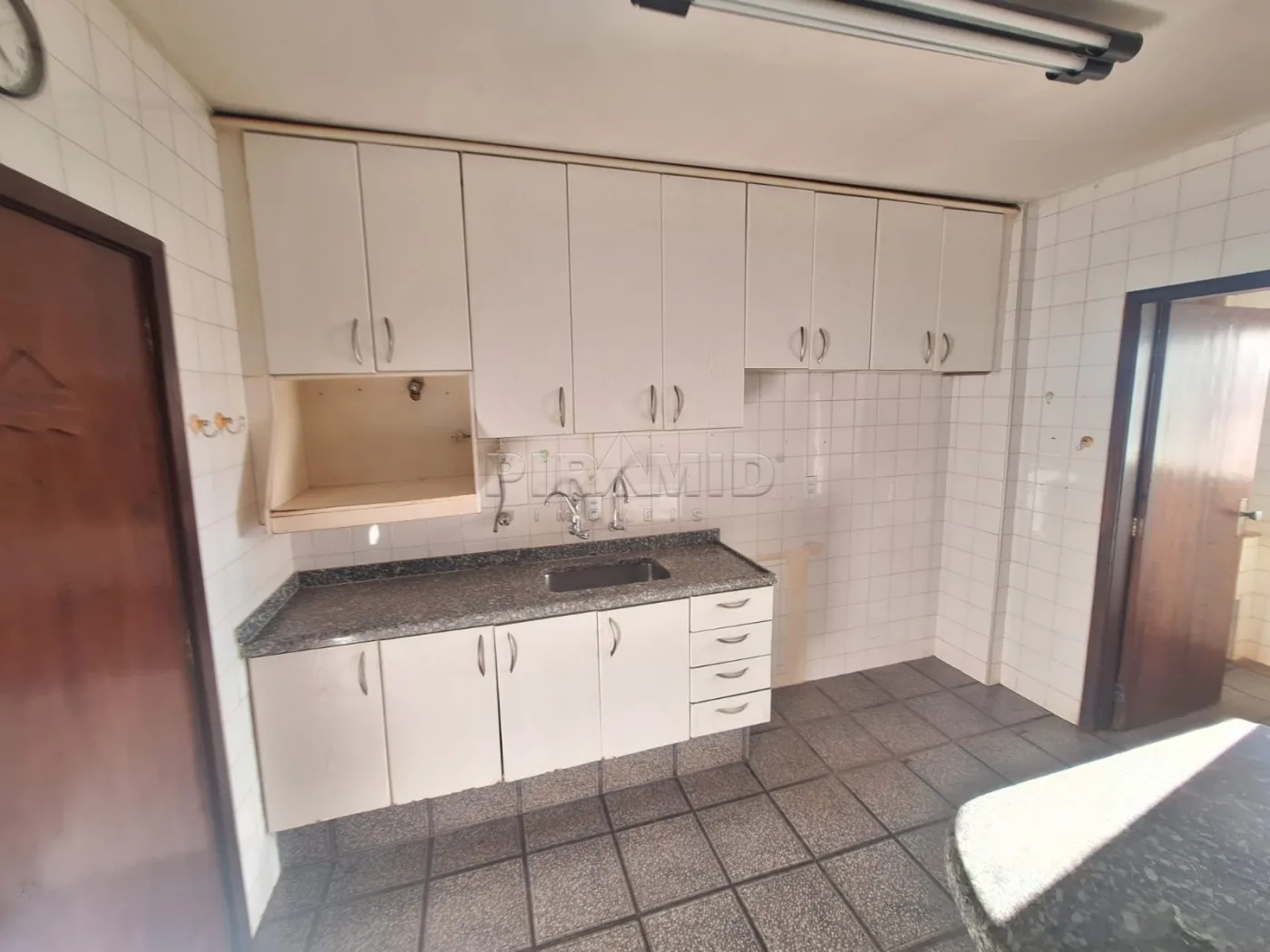 Comprar Apartamento / Padr&atilde;o em Ribeir&atilde;o Preto R$ 300.000,00 - Foto 17