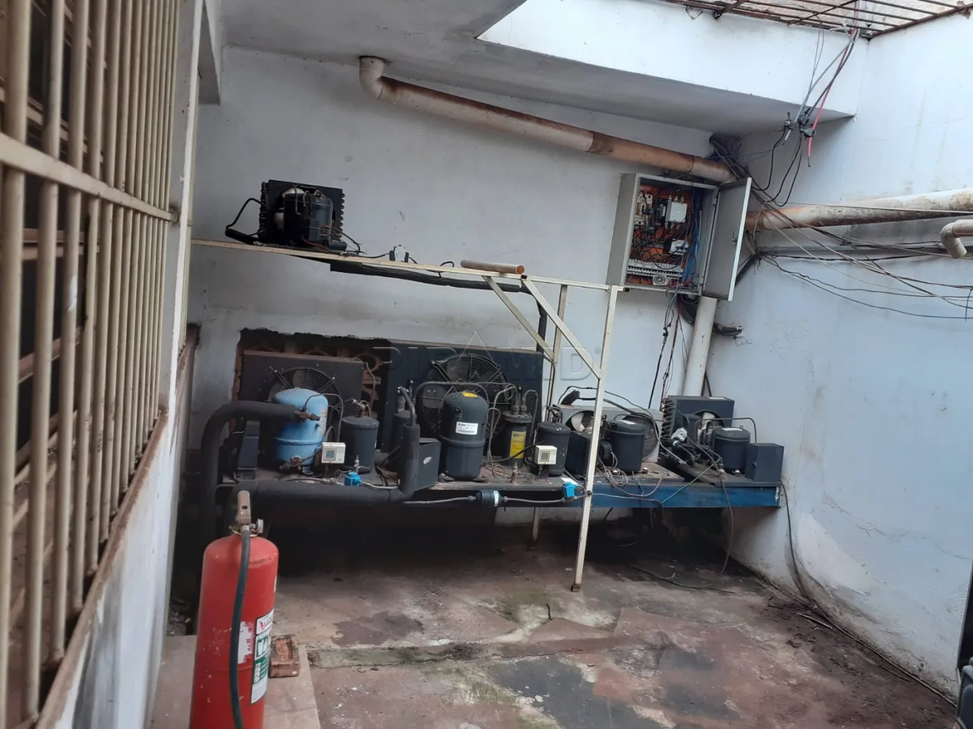 Alugar Comercial / Sal&atilde;o em Ribeir&atilde;o Preto R$ 3.500,00 - Foto 15