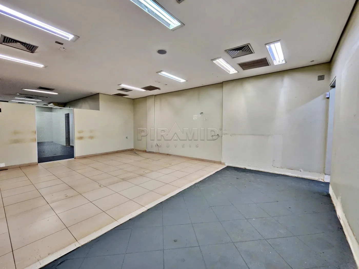 Alugar Comercial / Sal&atilde;o em Ribeir&atilde;o Preto R$ 15.000,00 - Foto 2