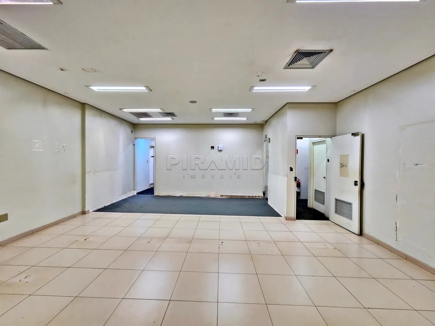 Alugar Comercial / Sal&atilde;o em Ribeir&atilde;o Preto R$ 15.000,00 - Foto 3