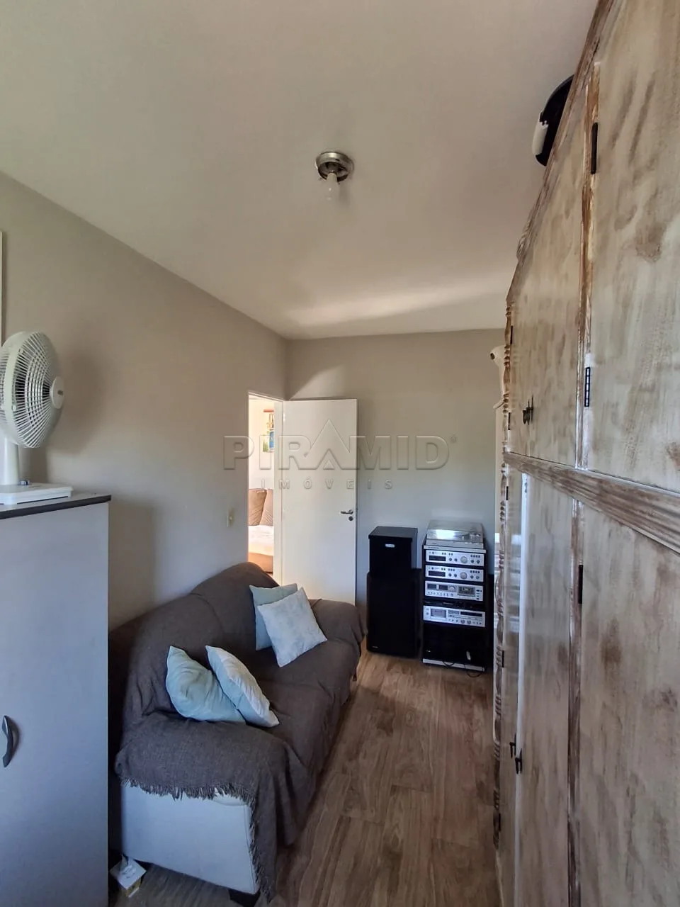 Comprar Apartamento / Padr&atilde;o em Ribeir&atilde;o Preto R$ 195.000,00 - Foto 2