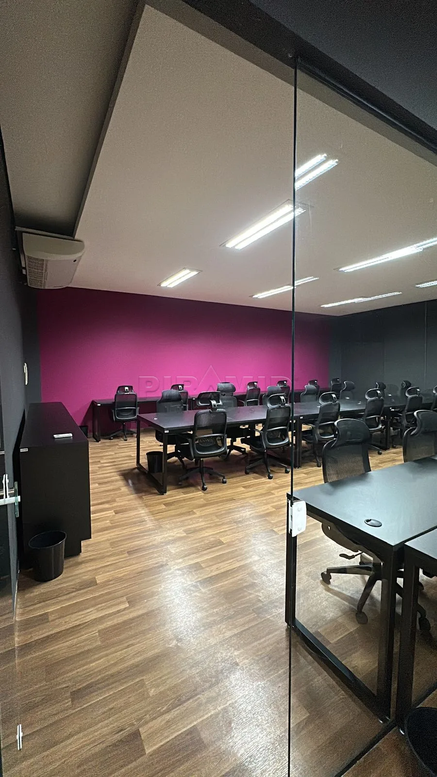 Alugar Comercial / Sala em Ribeir&atilde;o Preto R$ 17.500,00 - Foto 1