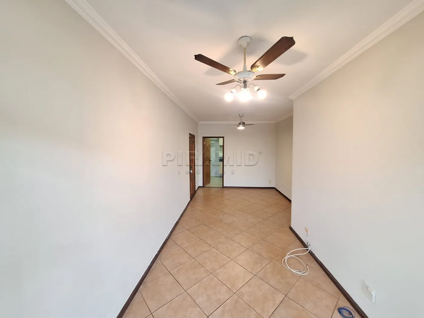 Alugar Apartamento / Padr&atilde;o em Ribeir&atilde;o Preto R$ 2.000,00 - Foto 2