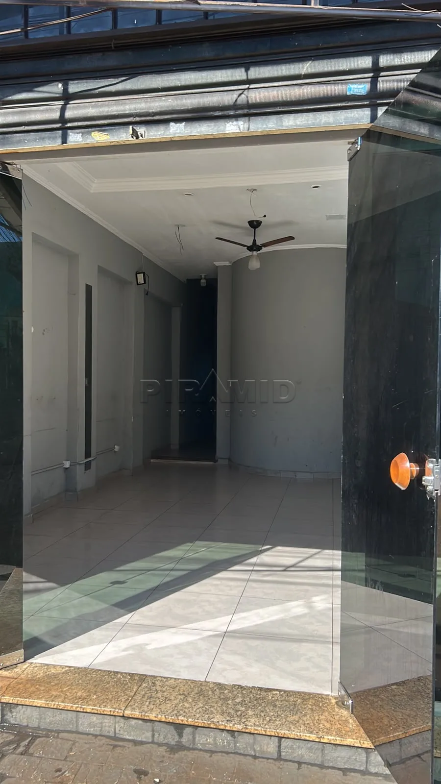 Alugar Comercial / Sal&atilde;o em Ribeir&atilde;o Preto R$ 1.500,00 - Foto 14