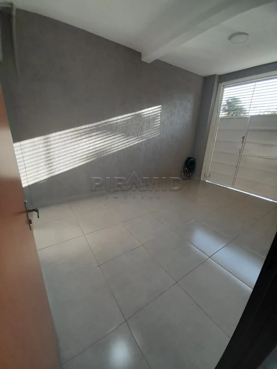 Comprar Casa / Padr&atilde;o em Ribeir&atilde;o Preto R$ 375.000,00 - Foto 1