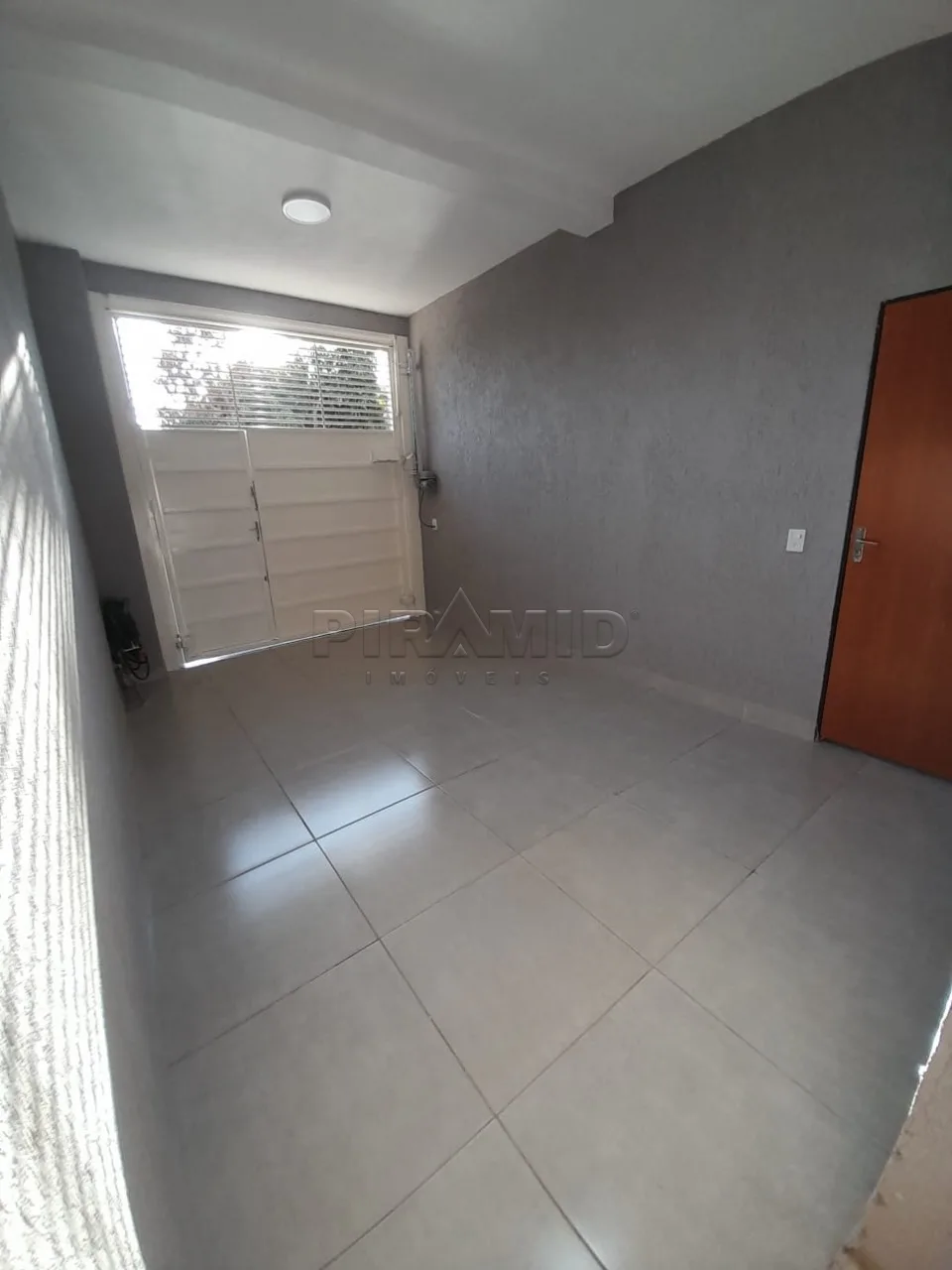 Comprar Casa / Padr&atilde;o em Ribeir&atilde;o Preto R$ 375.000,00 - Foto 2