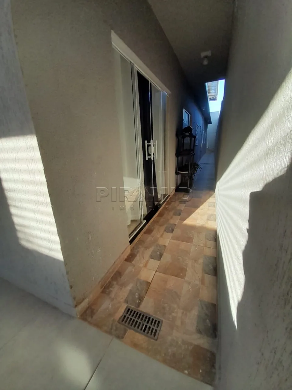 Comprar Casa / Padr&atilde;o em Ribeir&atilde;o Preto R$ 375.000,00 - Foto 3