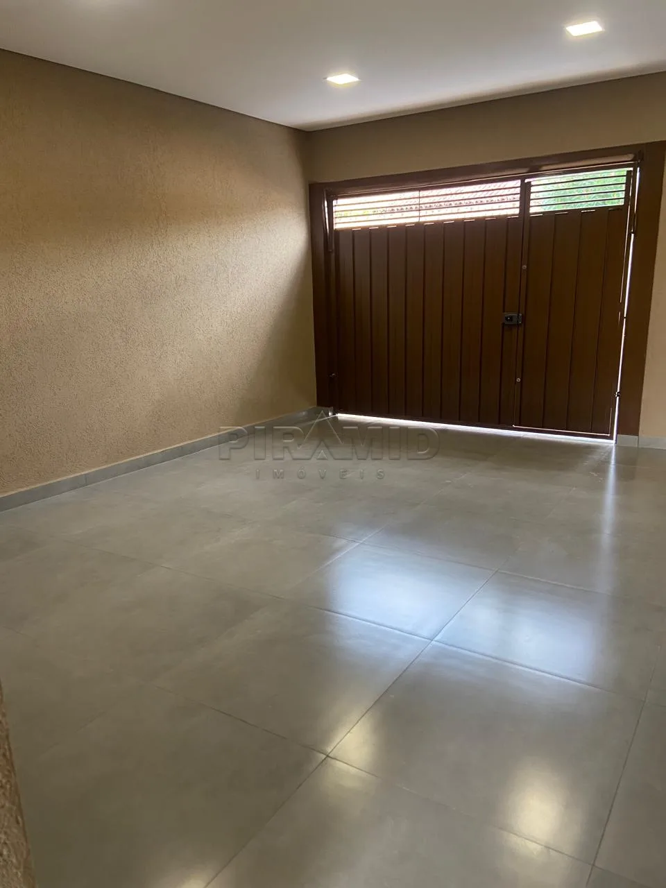Alugar Casa / Padr&atilde;o em Ribeir&atilde;o Preto R$ 2.700,00 - Foto 1