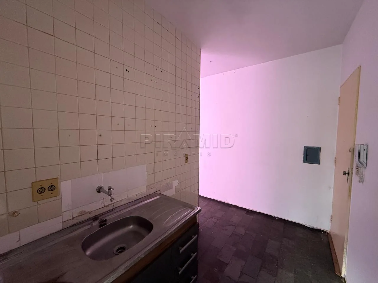 Comprar Apartamento / Padr&atilde;o em Ribeir&atilde;o Preto R$ 180.000,00 - Foto 3