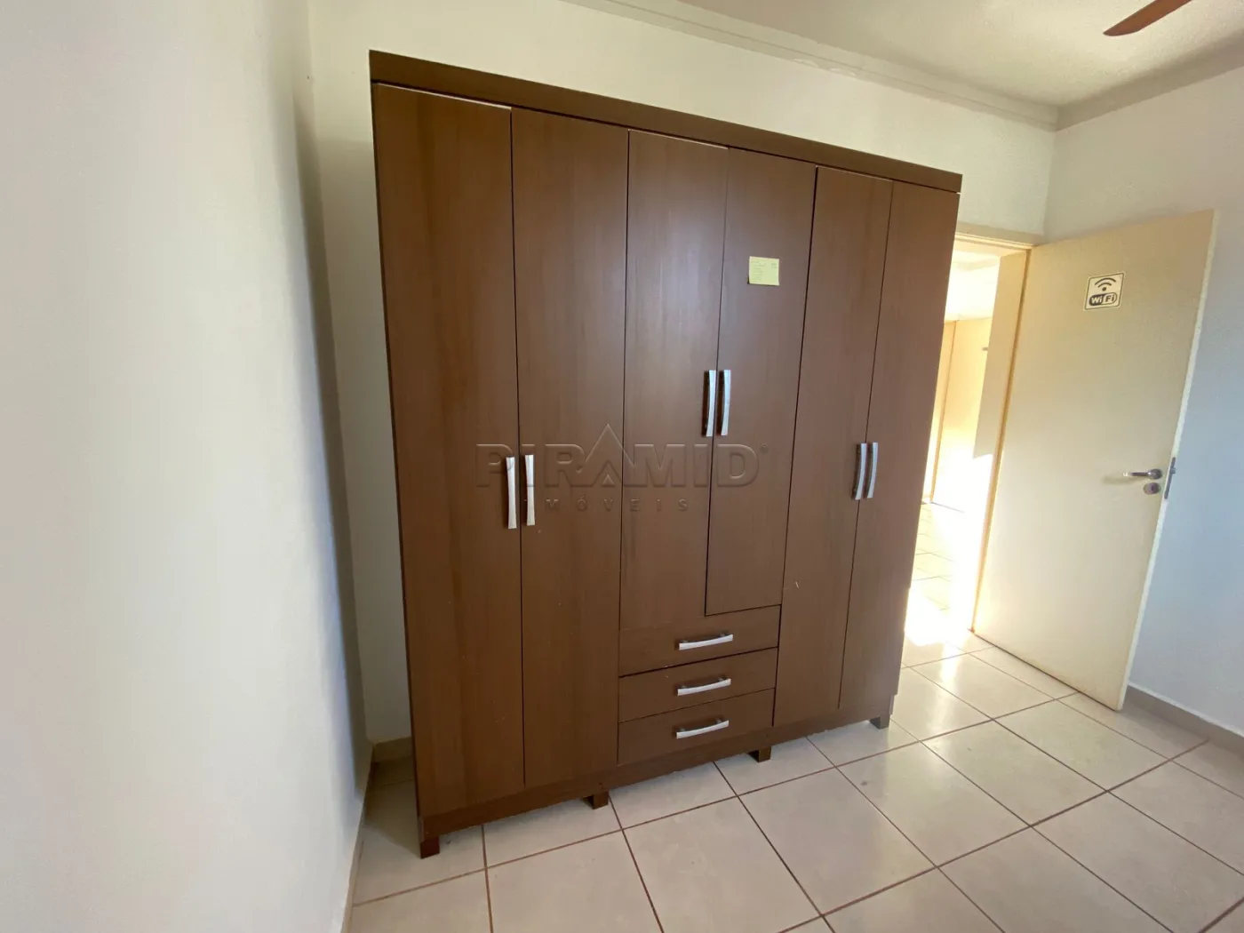 Alugar Apartamento / Padr&atilde;o em Ribeir&atilde;o Preto R$ 1.350,00 - Foto 11