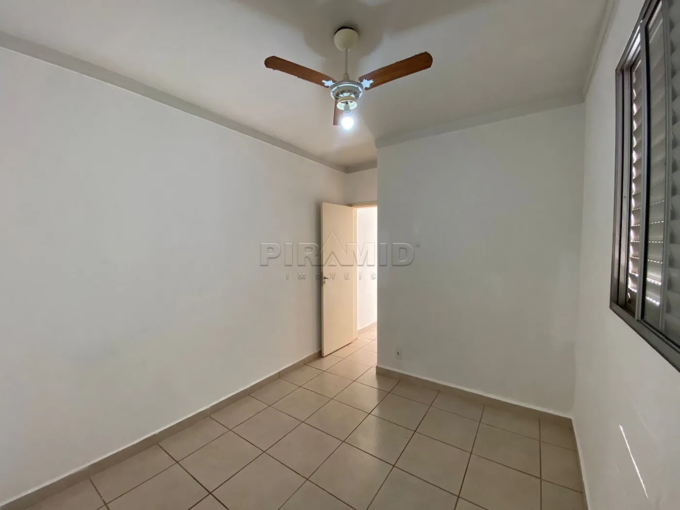 Alugar Apartamento / Padr&atilde;o em Ribeir&atilde;o Preto R$ 1.350,00 - Foto 13