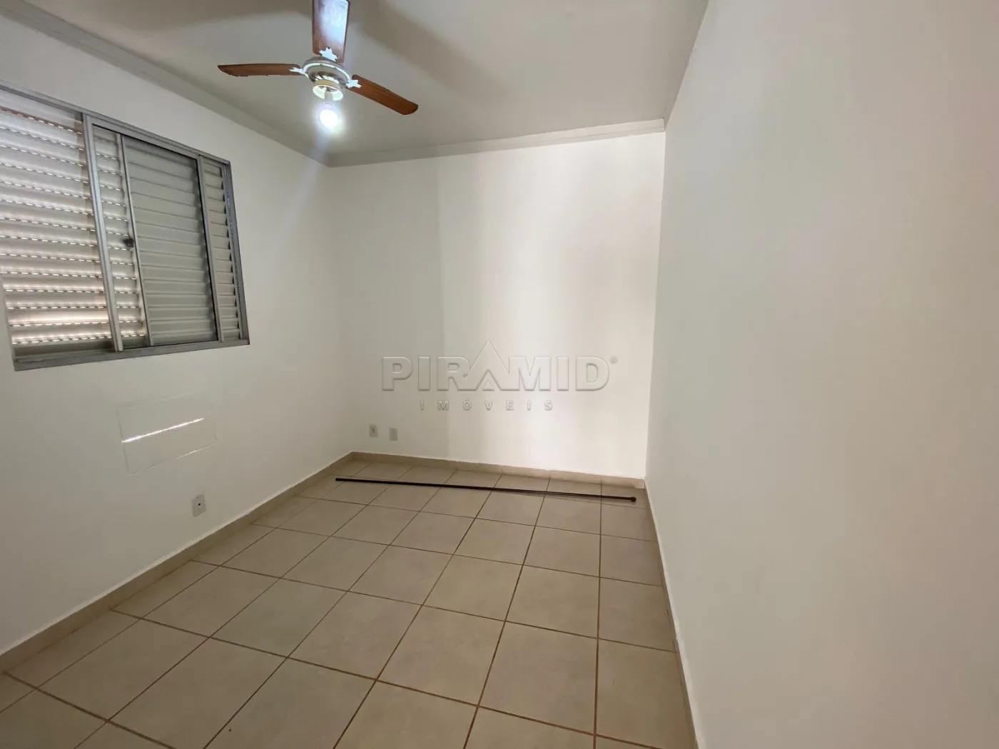 Alugar Apartamento / Padr&atilde;o em Ribeir&atilde;o Preto R$ 1.350,00 - Foto 14