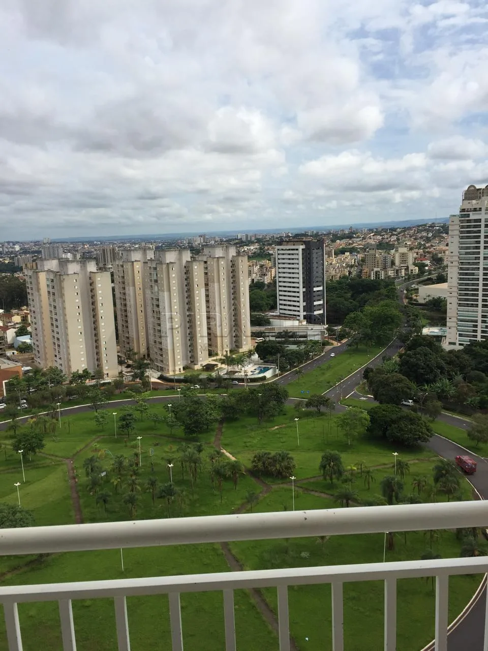 Alugar Apartamento / Padr&atilde;o em Ribeir&atilde;o Preto R$ 2.000,00 - Foto 2