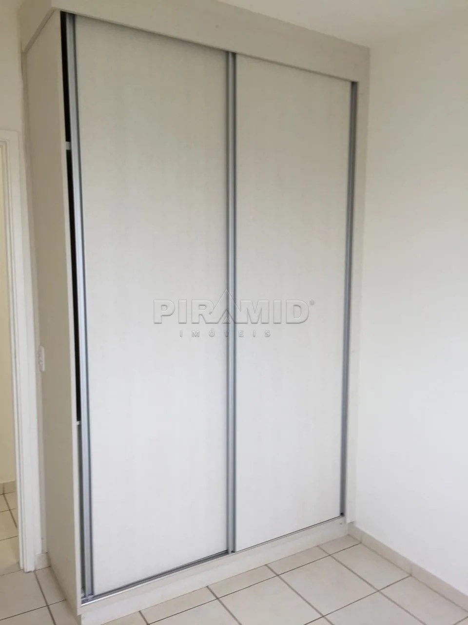Alugar Apartamento / Padr&atilde;o em Ribeir&atilde;o Preto R$ 2.000,00 - Foto 4