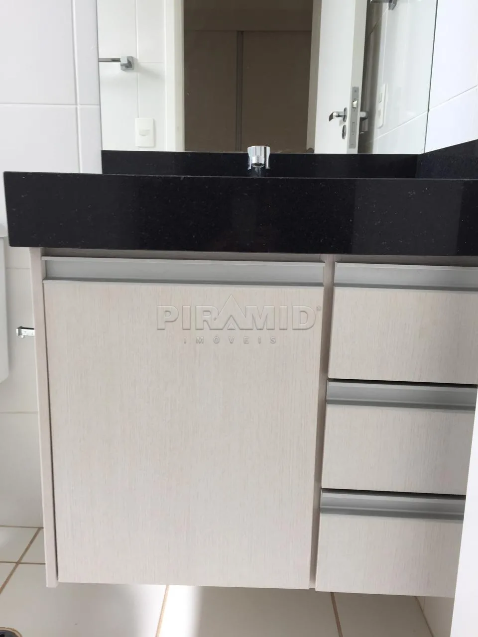 Alugar Apartamento / Padr&atilde;o em Ribeir&atilde;o Preto R$ 2.000,00 - Foto 14