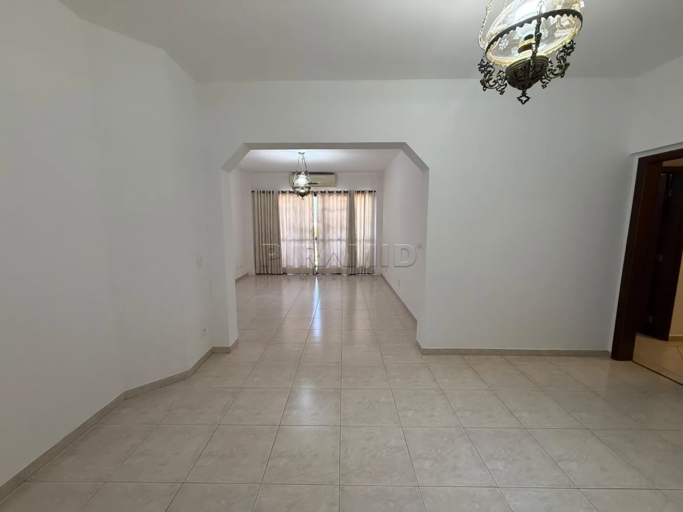 Alugar Apartamento / Padr&atilde;o em Ribeir&atilde;o Preto R$ 3.300,00 - Foto 1