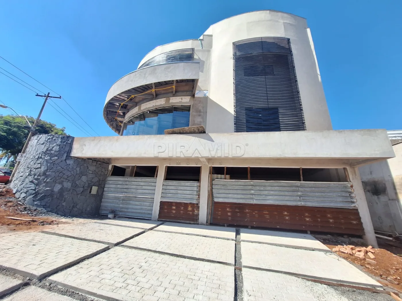 Alugar Comercial / Sal&atilde;o em Ribeir&atilde;o Preto R$ 32.000,00 - Foto 1