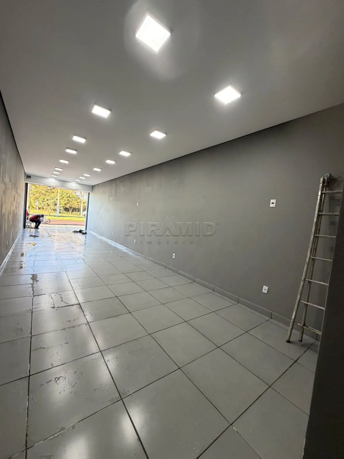 Alugar Comercial / Sal&atilde;o em Ribeir&atilde;o Preto R$ 3.800,00 - Foto 2